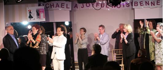 DO40 Bennett Panel - Standing Ovation