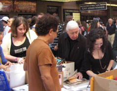 Bebe Newwirth signing autograph